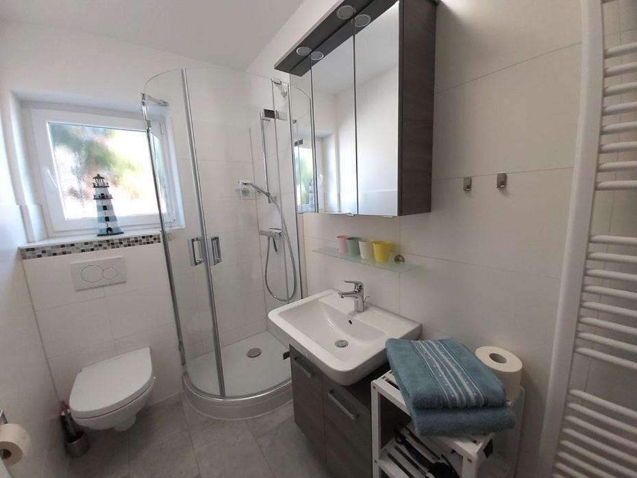 Haus Schwalbennest Apartment Бензерзил Екстериор снимка