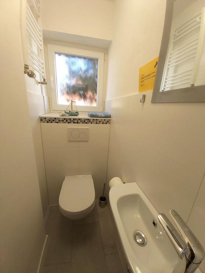 Haus Schwalbennest Apartment Бензерзил Екстериор снимка